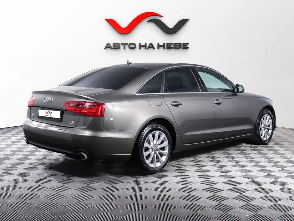 «Авто на Неве»