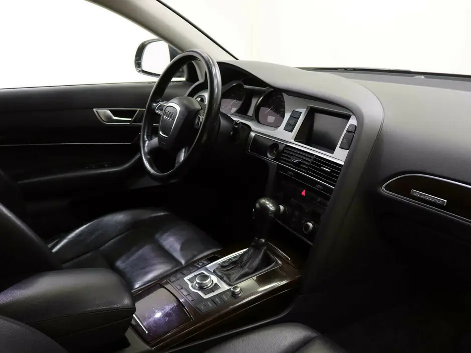 «Авто на Неве»