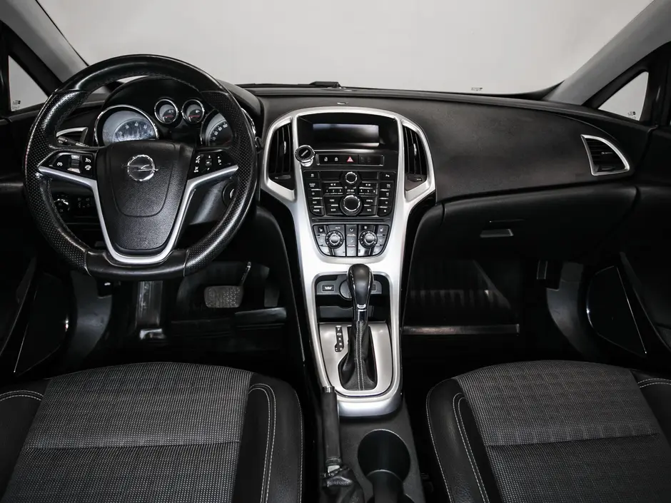 «Авто на Неве»