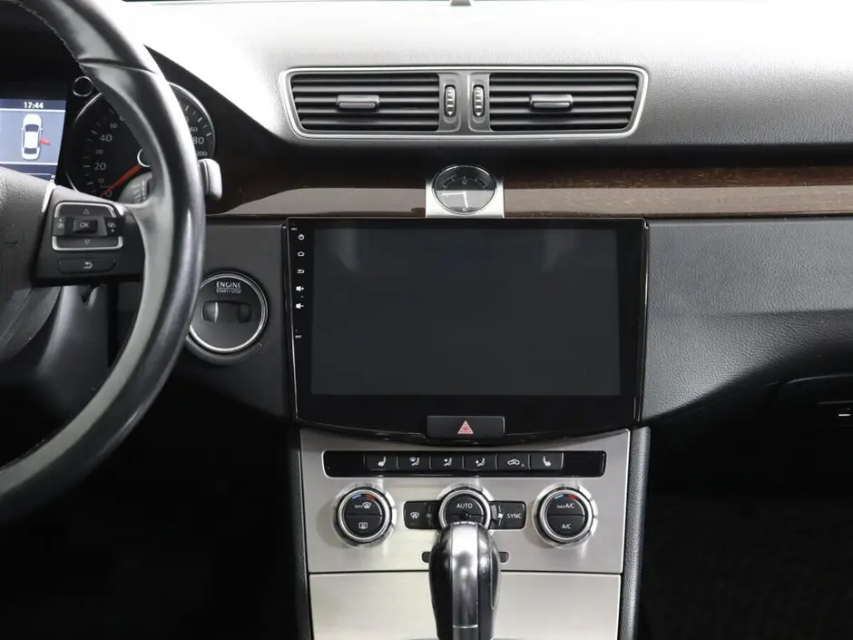 «Авто на Неве»