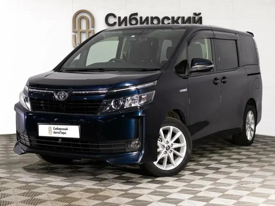 Toyota Voxy, 2015 г.