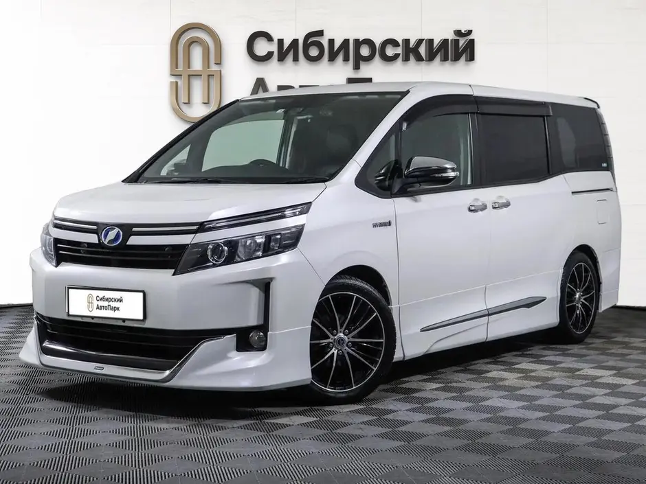 Toyota Voxy, 2016 г.