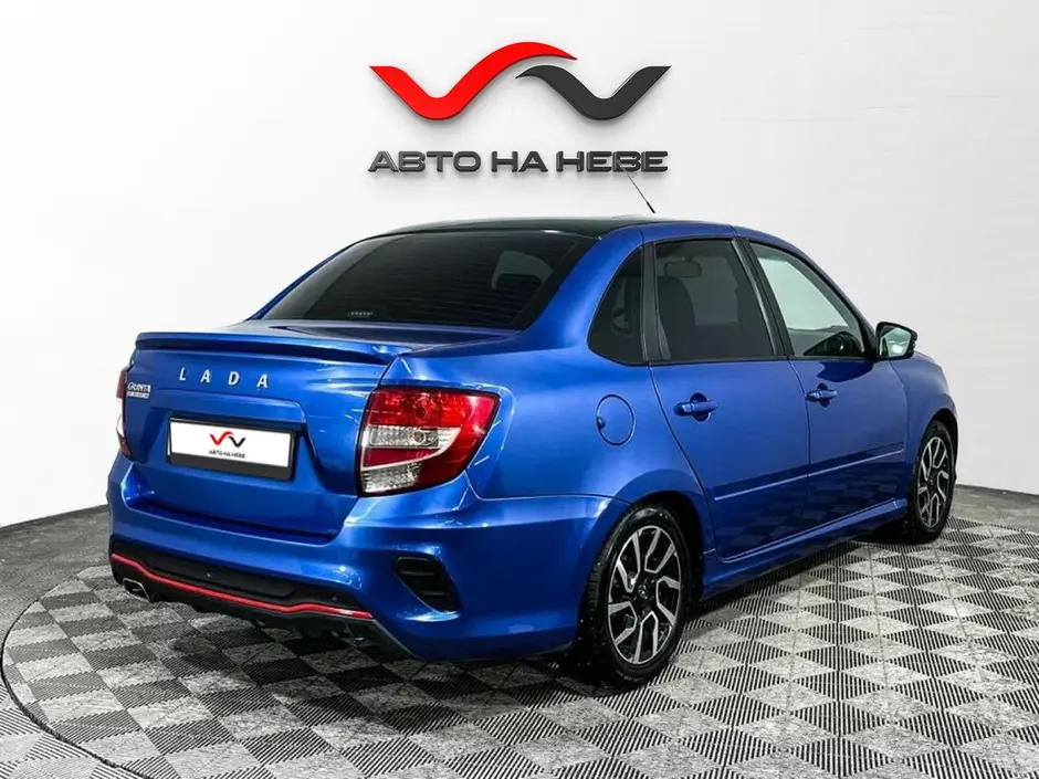 «Авто на Неве»