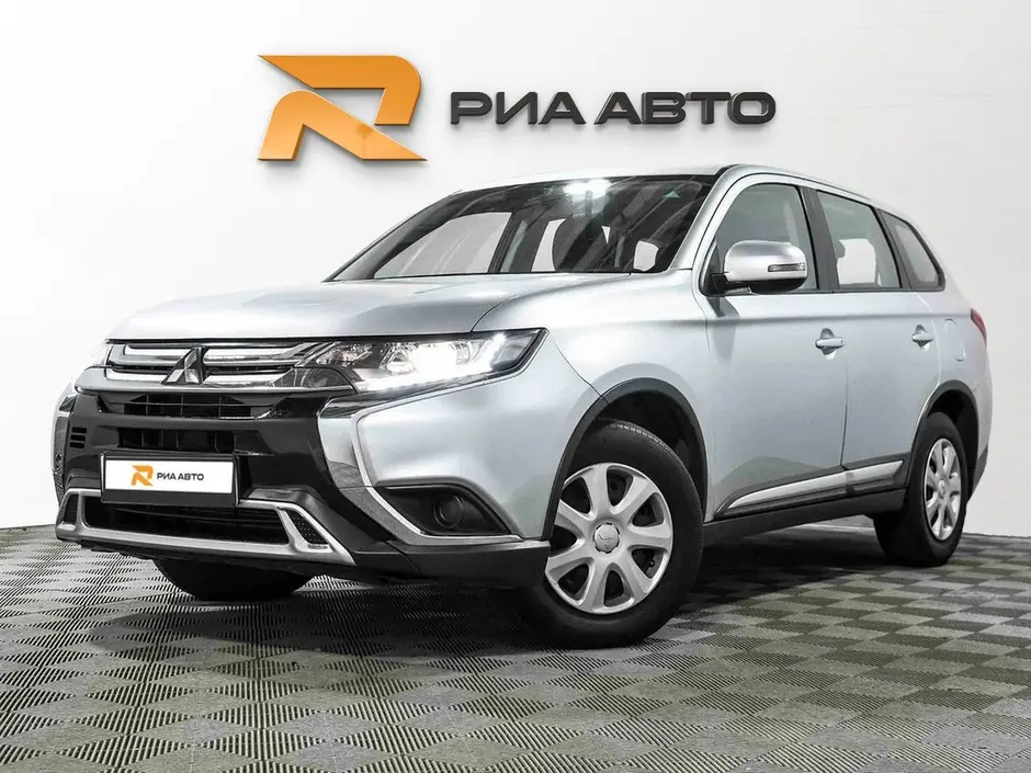 Mitsubishi Outlander, 2015 г.