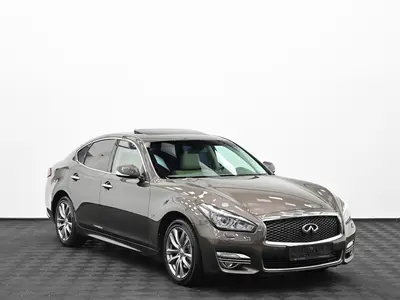 Infiniti Q70