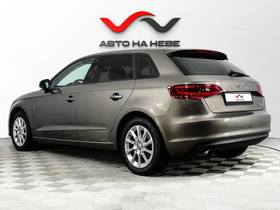 «Авто на Неве»