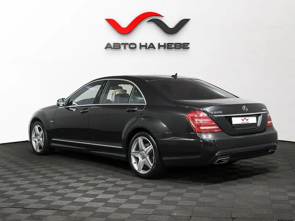 «Авто на Неве»