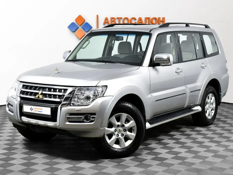 Mitsubishi Pajero, 2015 г.