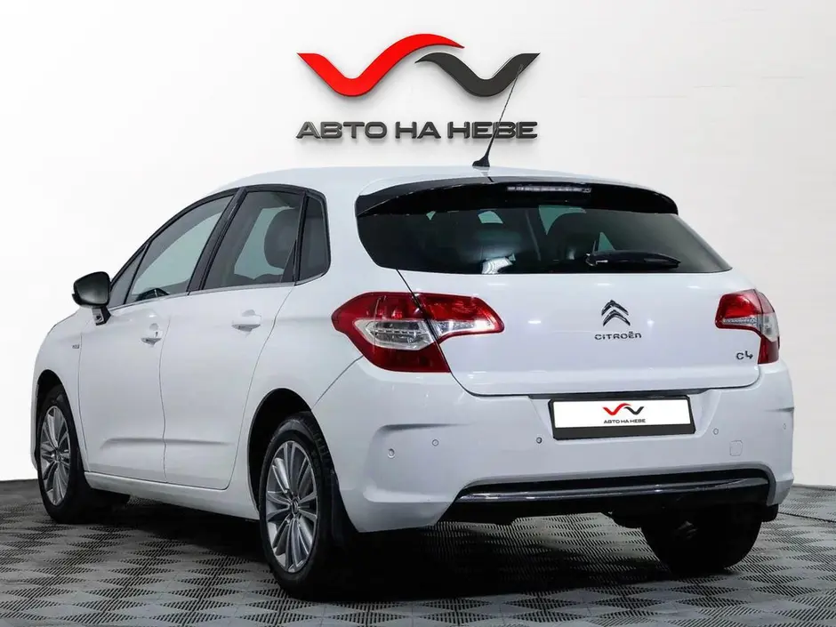 «Авто на Неве»