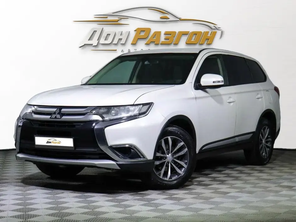 Mitsubishi Outlander, 2015 г.