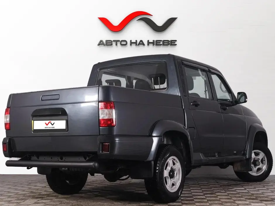 «Авто на Неве»