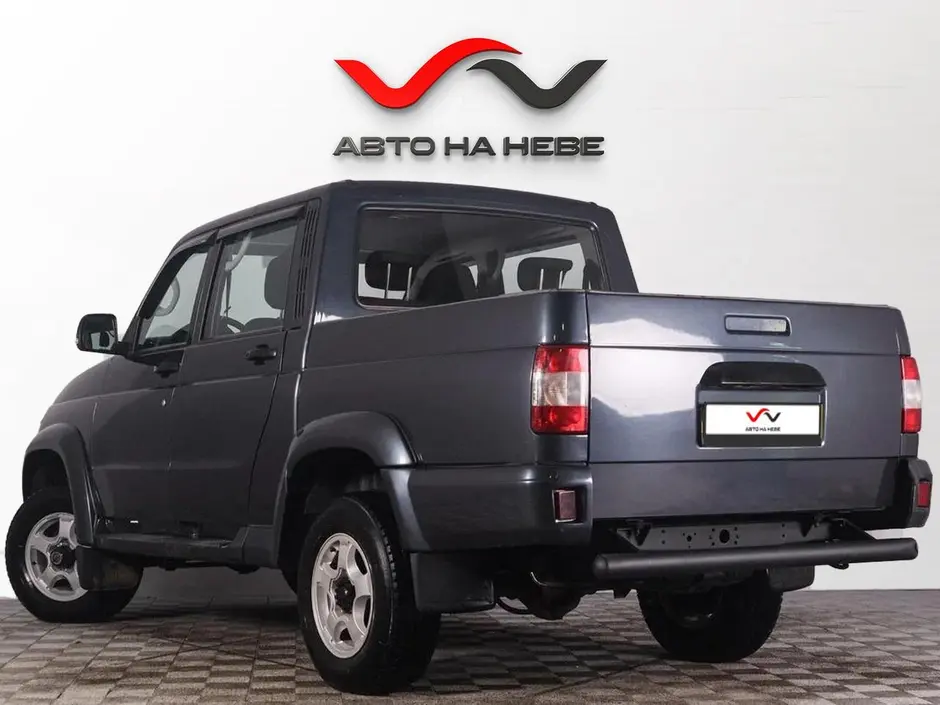 «Авто на Неве»