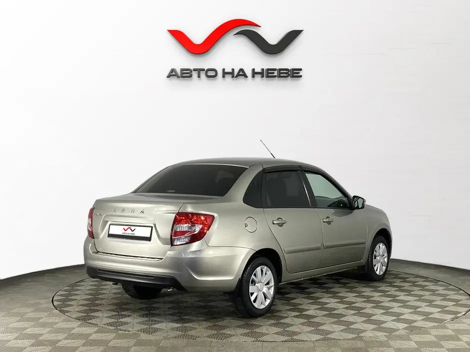 «Авто на Неве»