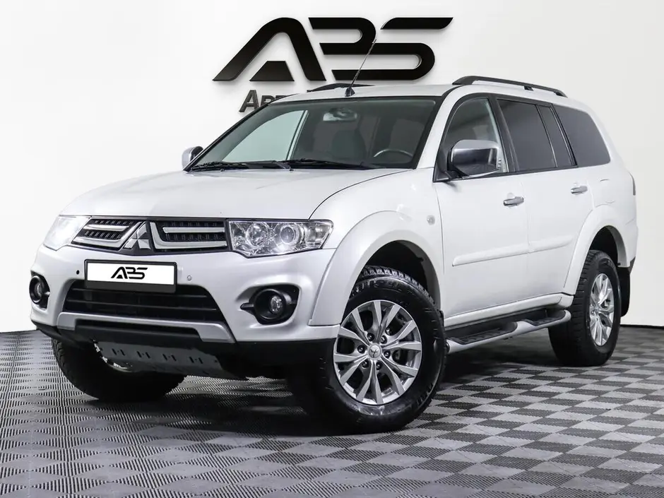 Mitsubishi Pajero Sport, 2015 г.