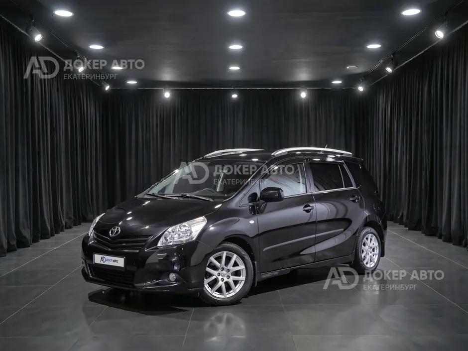 Toyota Verso, 2010 г.