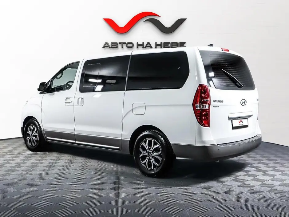 «Авто на Неве»