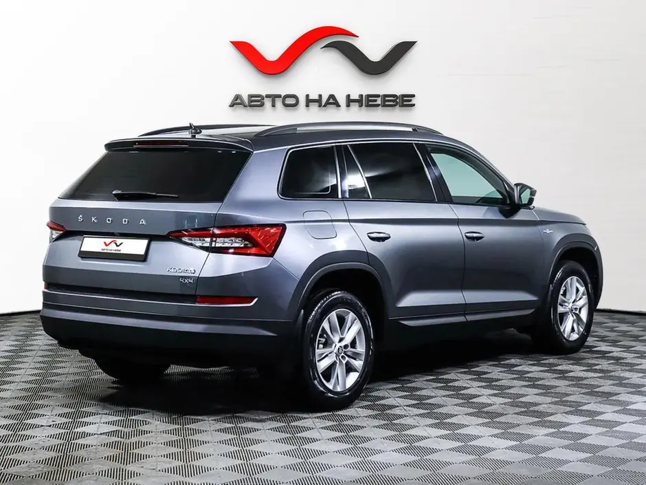 «Авто на Неве»