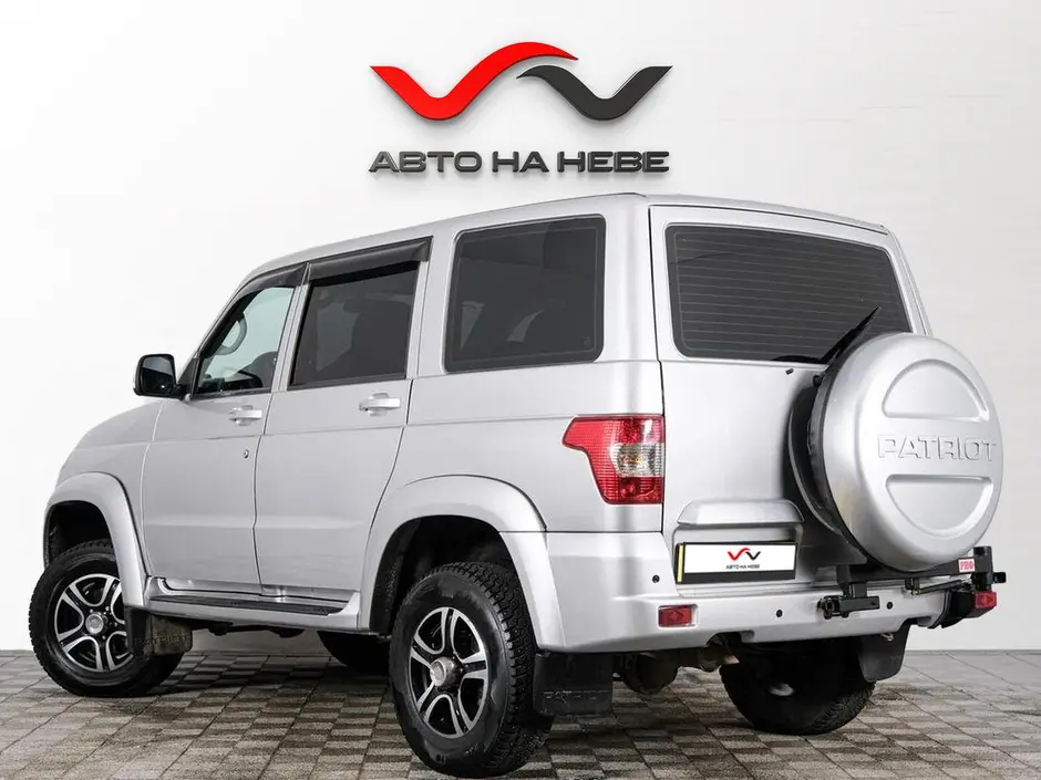 «Авто на Неве»