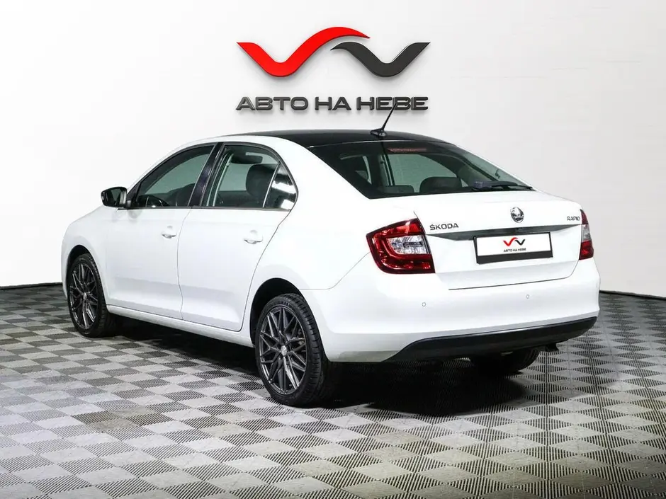 «Авто на Неве»