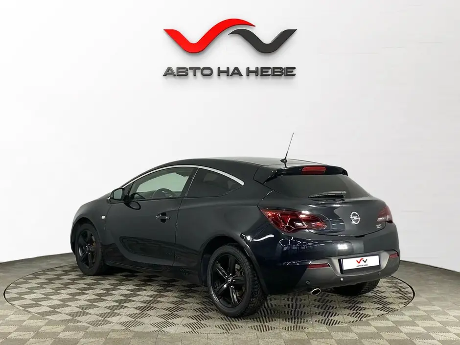 «Авто на Неве»