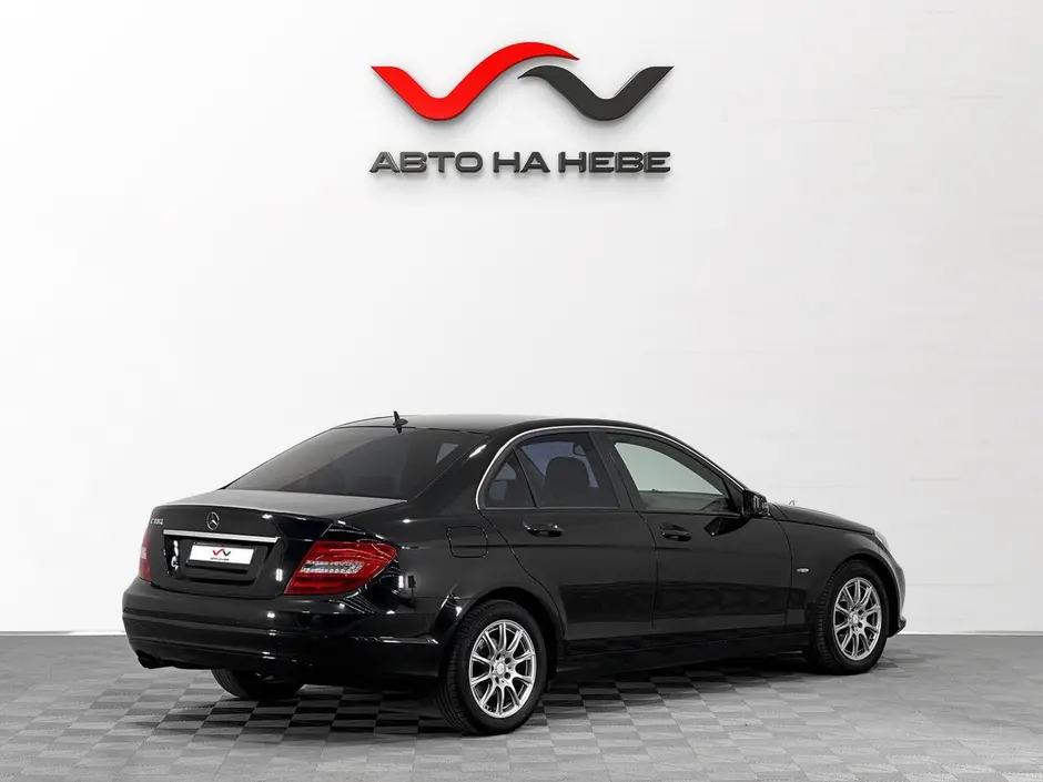 «Авто на Неве»