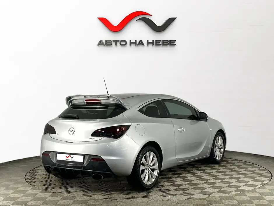 «Авто на Неве»