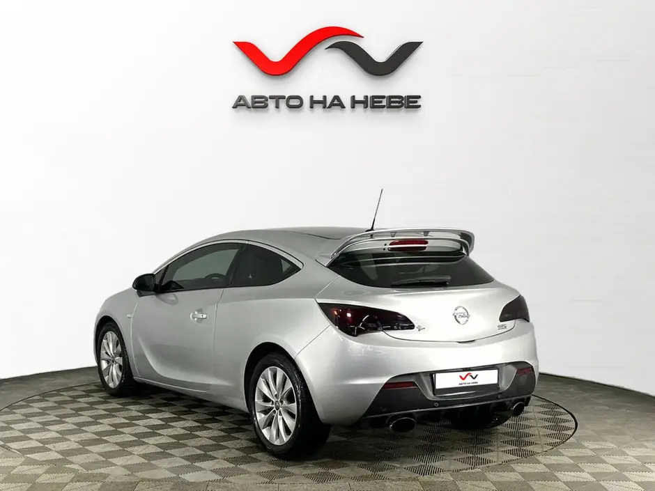 «Авто на Неве»