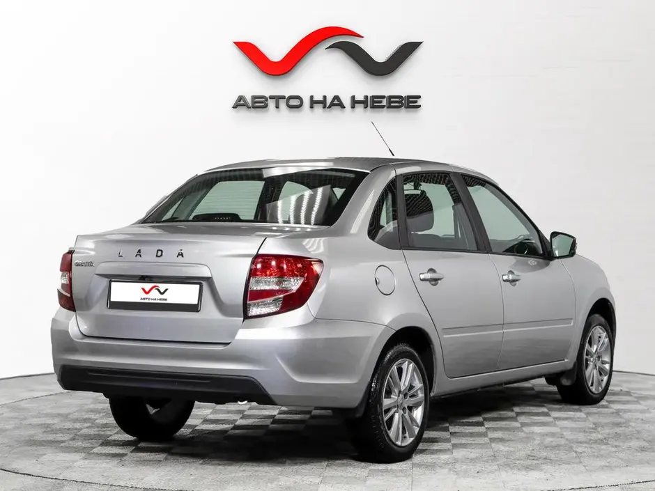 «Авто на Неве»