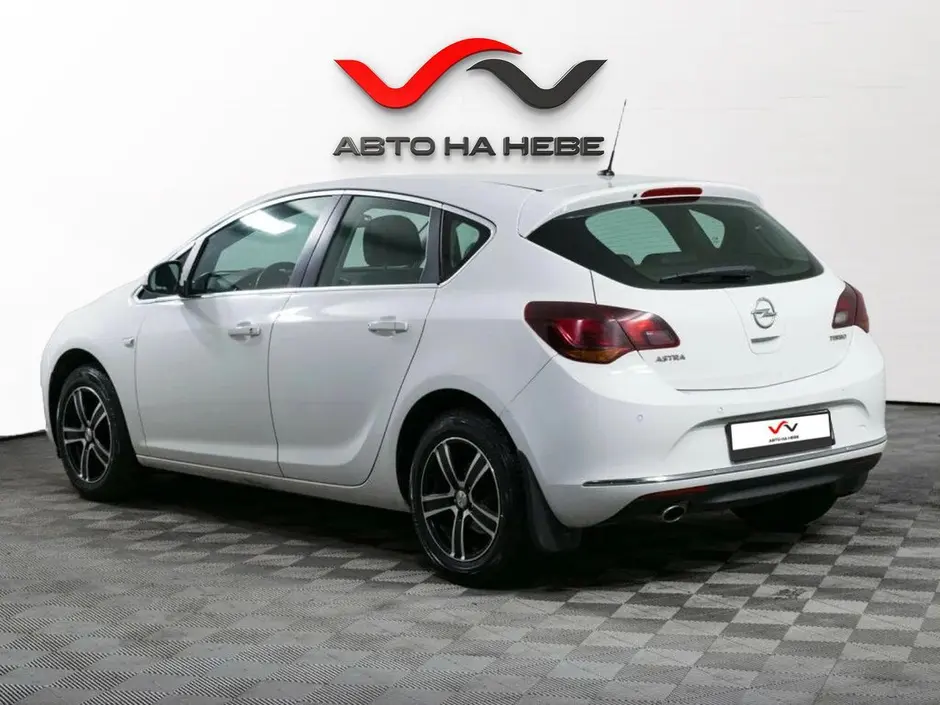 «Авто на Неве»