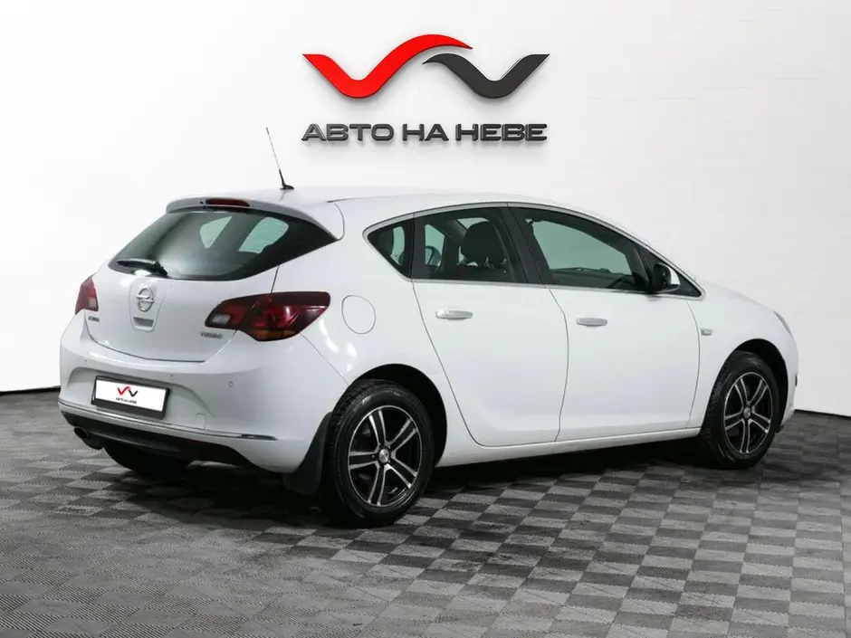 «Авто на Неве»