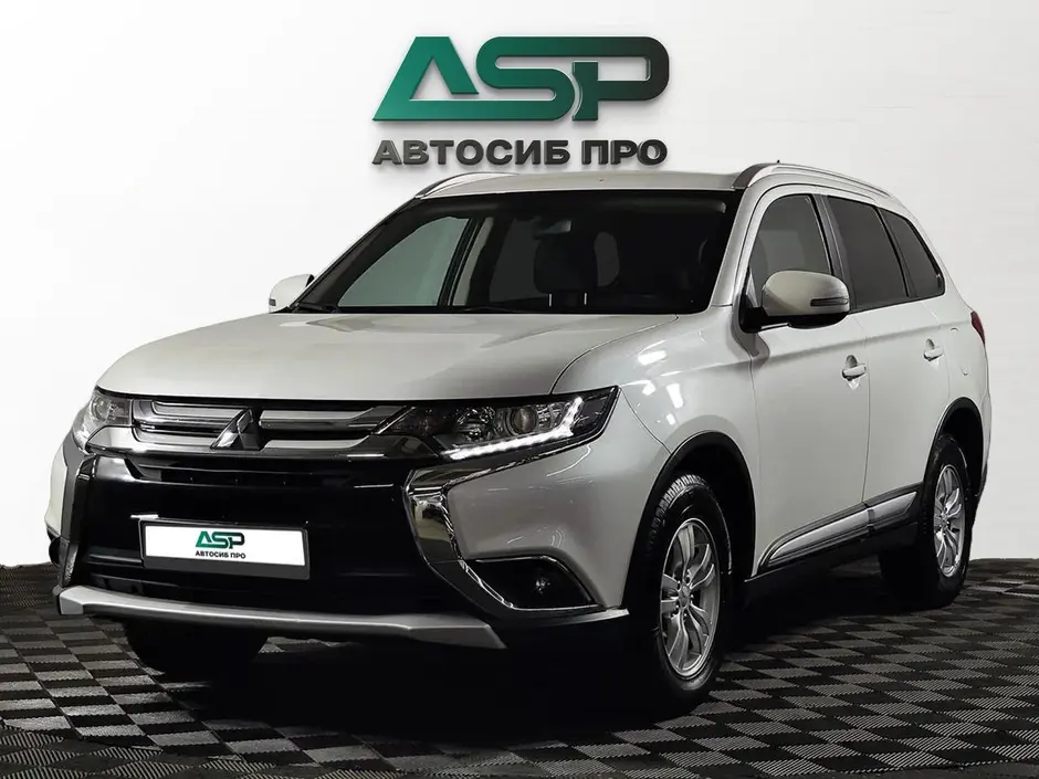 Mitsubishi Outlander, 2015 г.