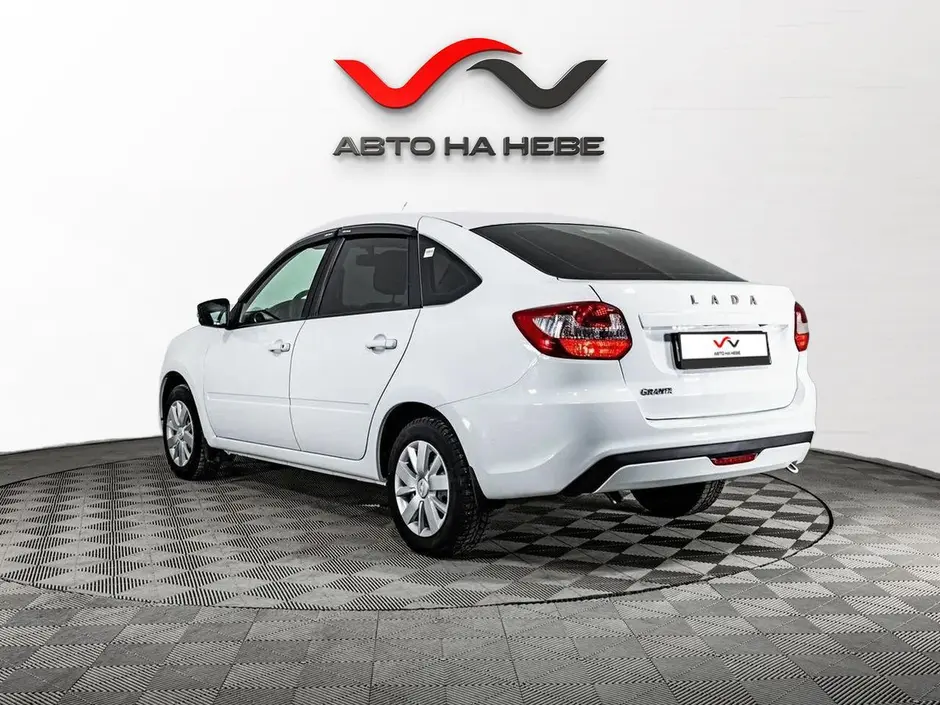 «Авто на Неве»