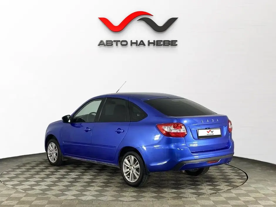 «Авто на Неве»