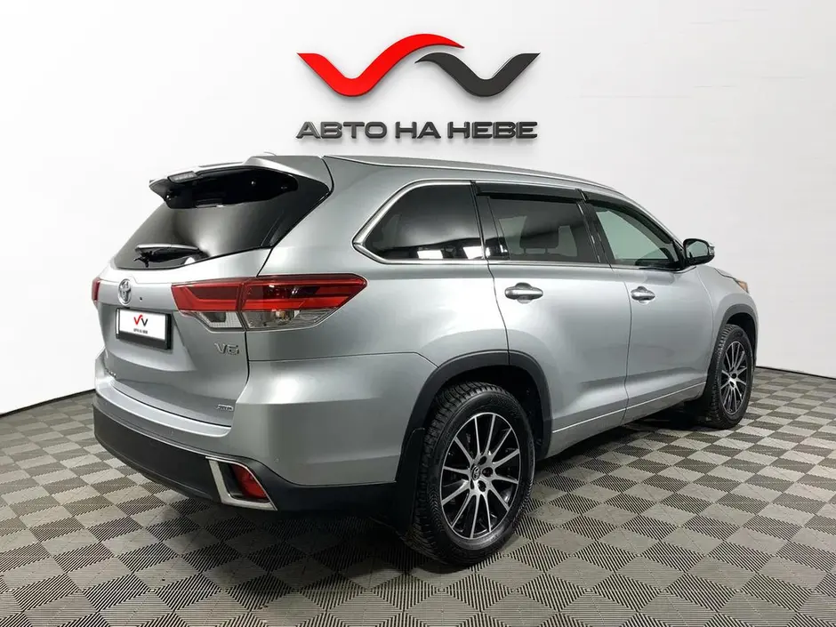 «Авто на Неве»