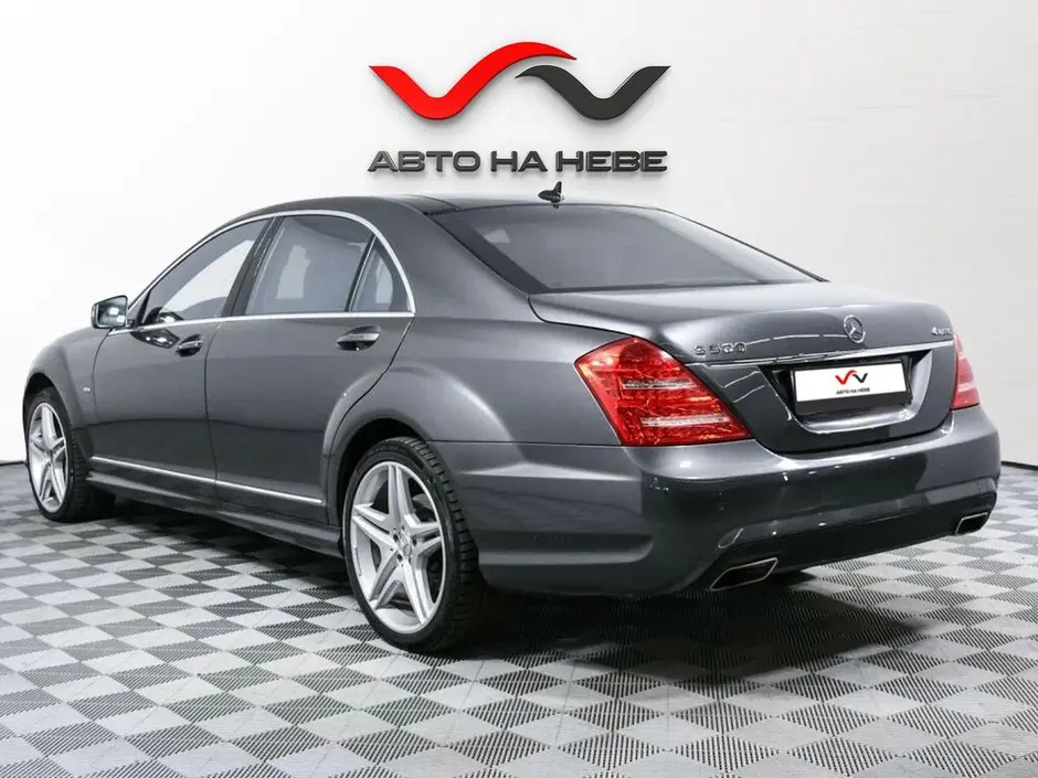 «Авто на Неве»