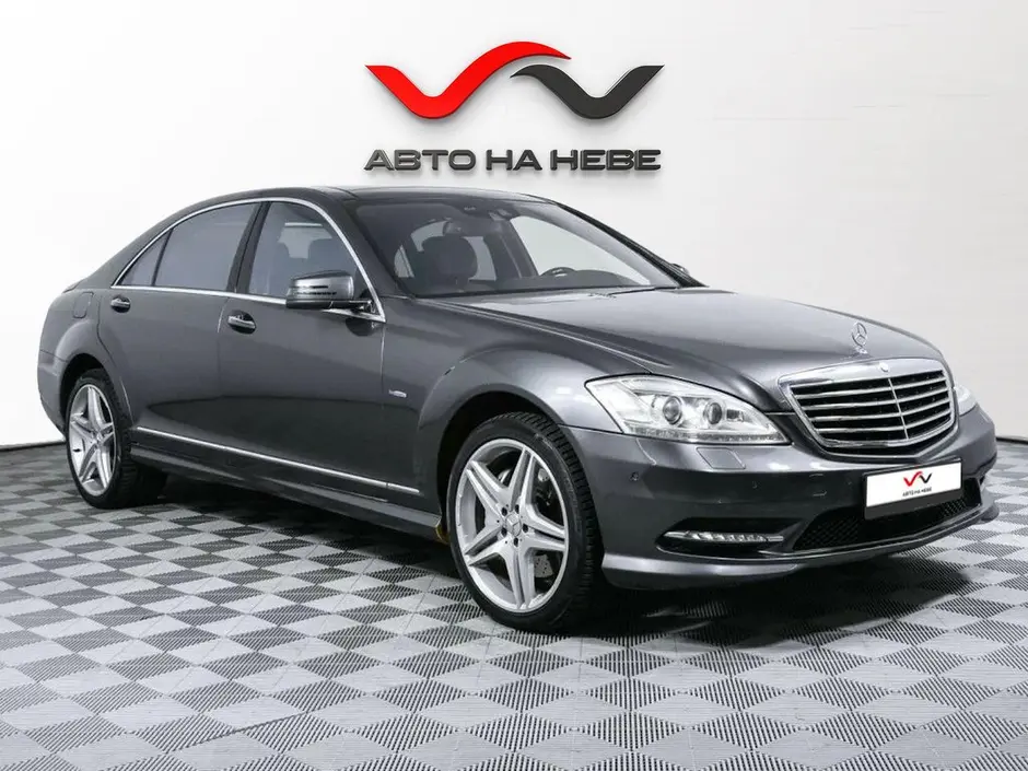 «Авто на Неве»