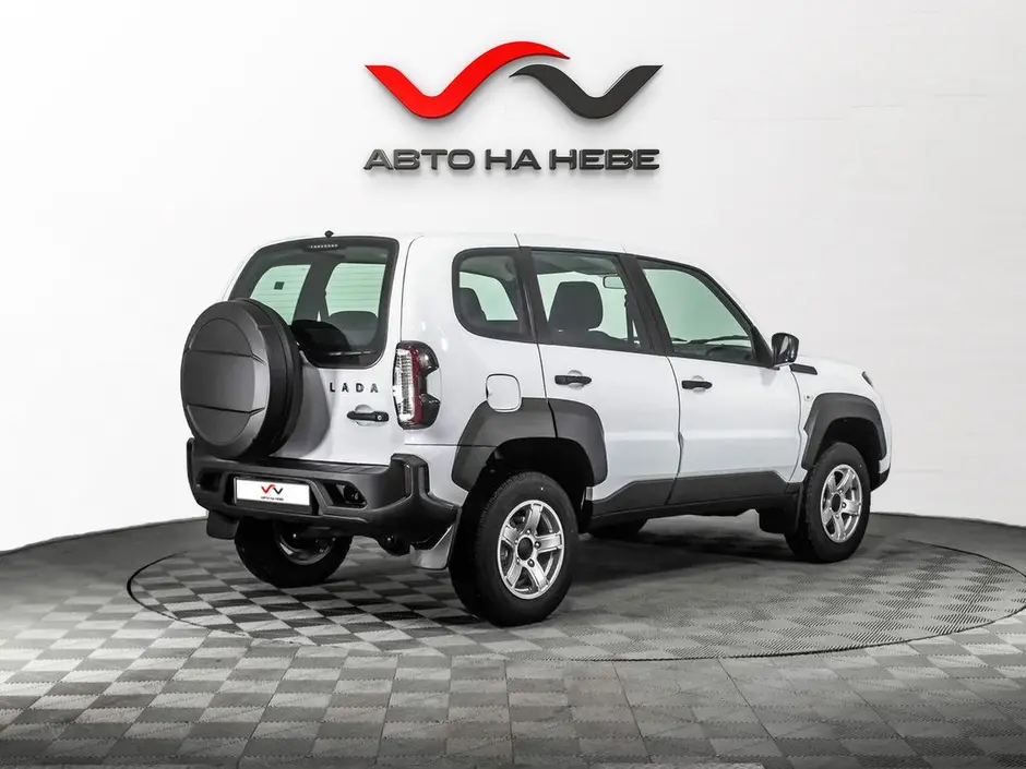 «Авто на Неве»