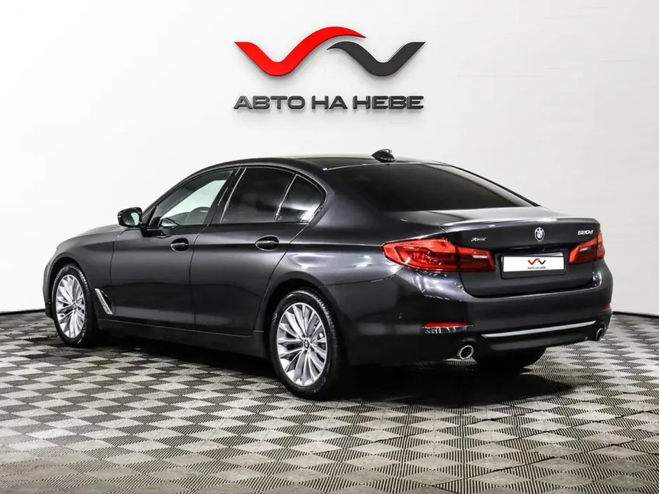 «Авто на Неве»