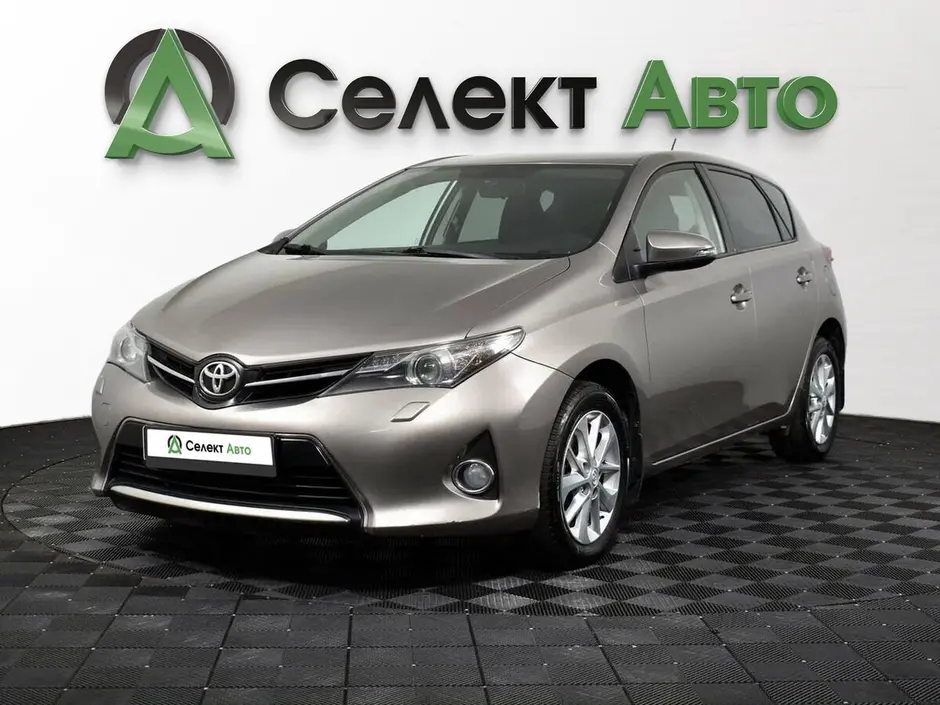 Toyota Auris, 2013 г.
