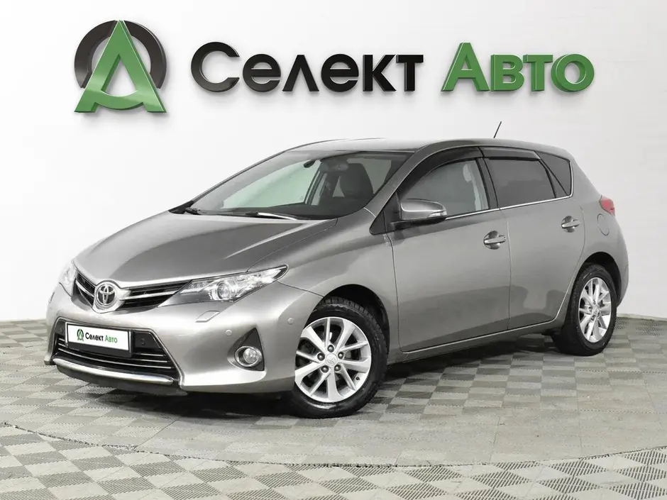 Toyota Auris, 2013 г.