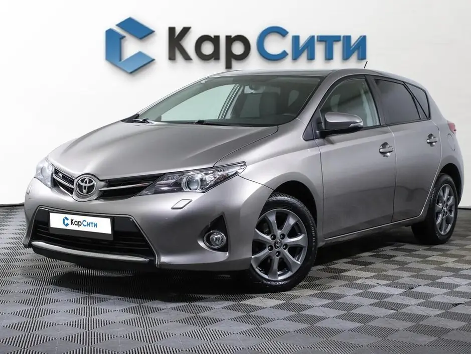 Toyota Auris, 2013 г.