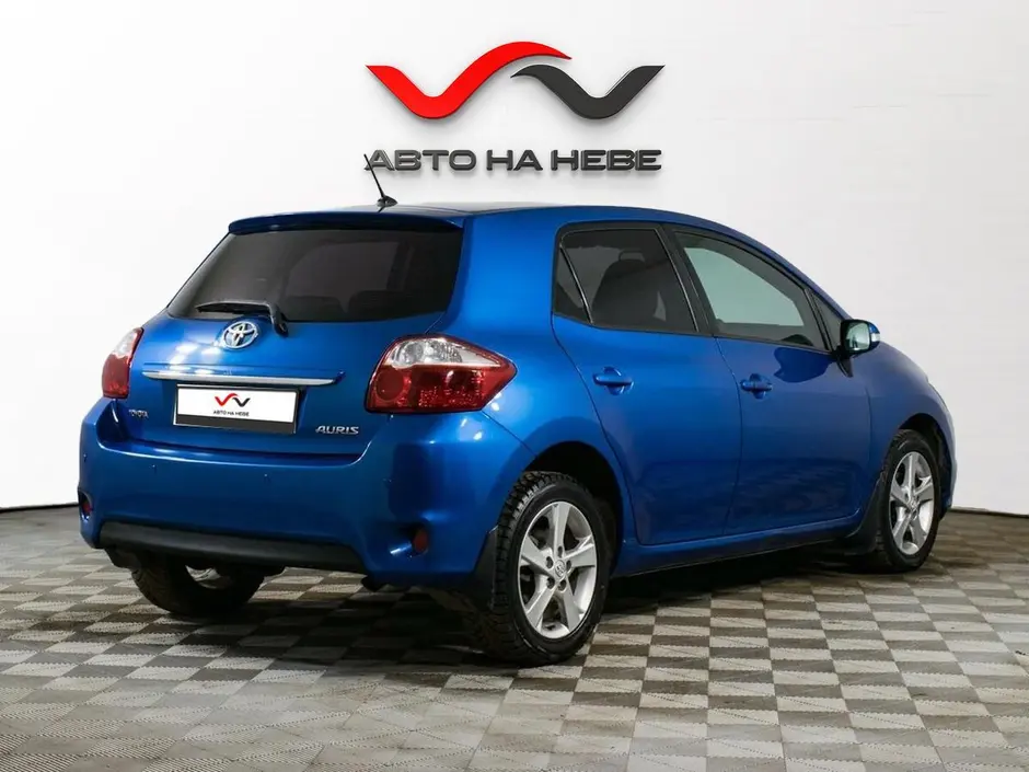 «Авто на Неве»