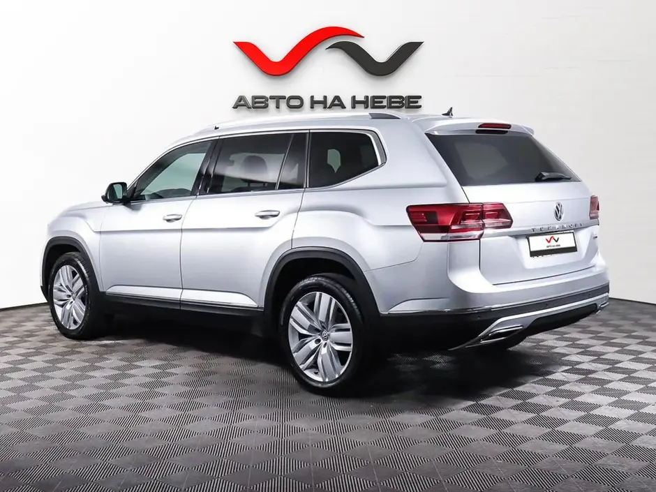 «Авто на Неве»