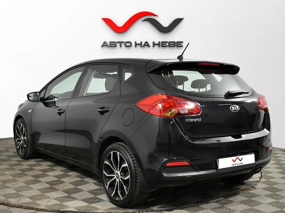 «Авто на Неве»