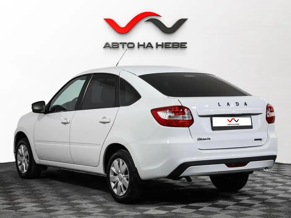 «Авто на Неве»