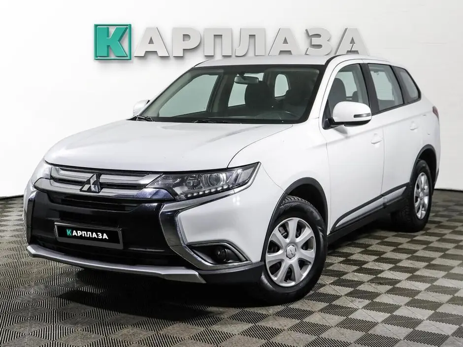 Mitsubishi Outlander, 2015 г.