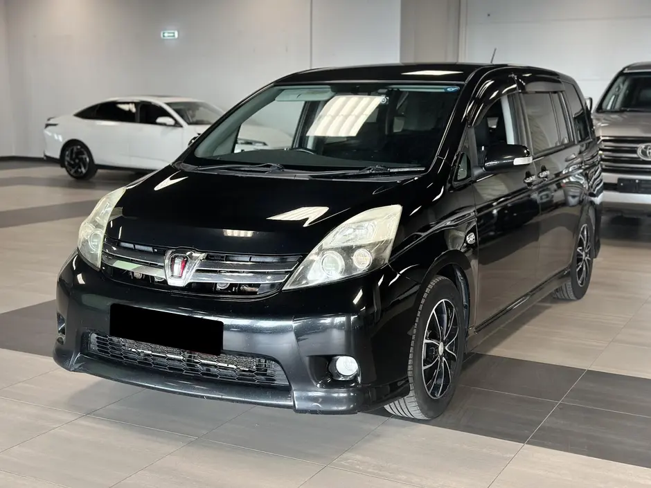 Toyota ISis, 2011 г.