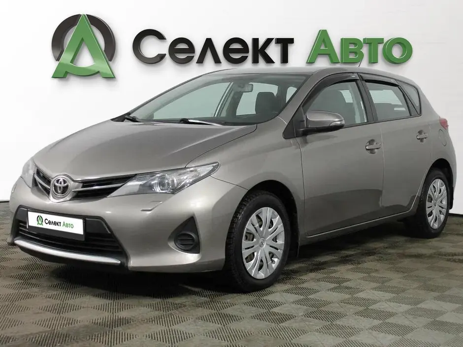 Toyota Auris, 2012 г.