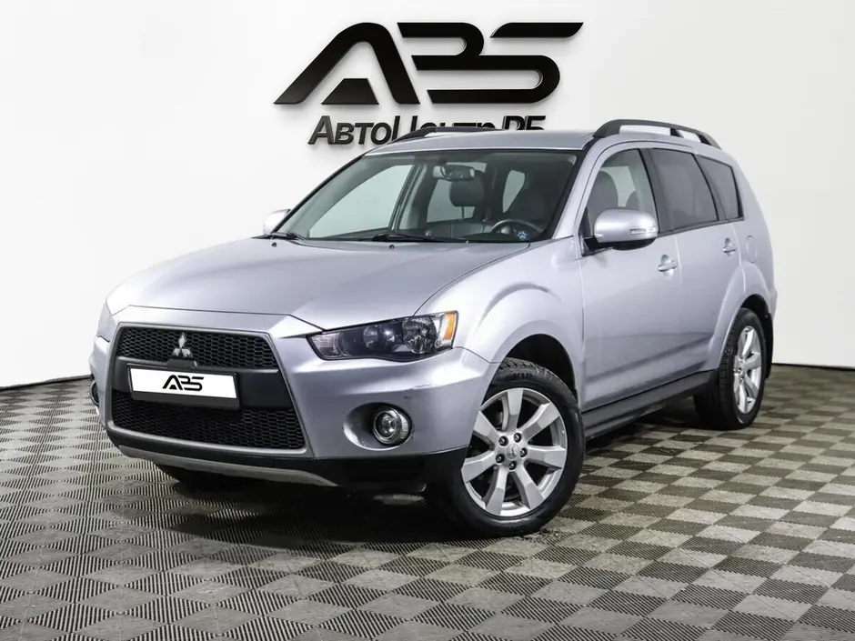 Mitsubishi Outlander, 2012 г.