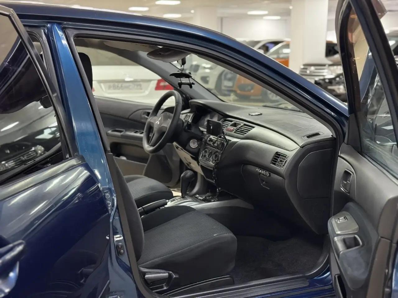 Mitsubishi Lancer